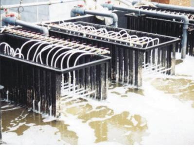 聚氨酯塑膠跑道及硅pu專用抗氧紫外劑的非遷移性研究，確保助劑在材料中均勻分散并發揮持久防護作用。